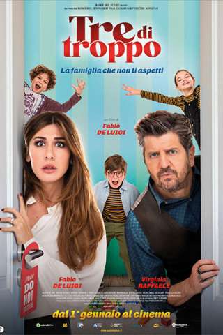 Tre di troppo streaming